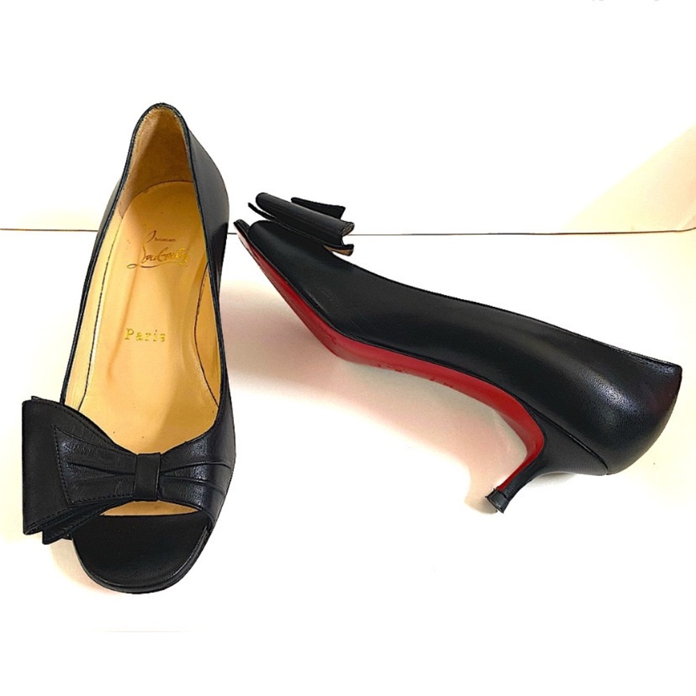 ✨ CHRISTIAN LOUBOUTIN peep toe kitten heels